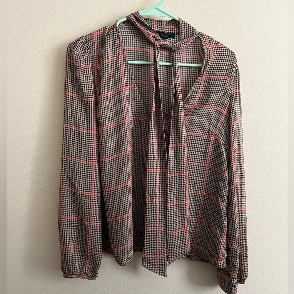 Tie Neck Houndstooth Blouse